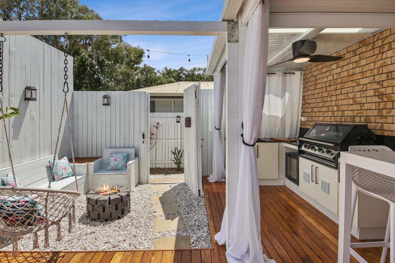 Private Outdoor Spa, Fire Pit - The Retreat Coolum Beach Hotel Exterior photo